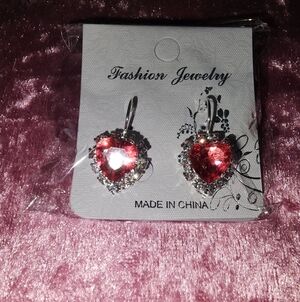 Fashion Jewelry Pink 🩷 Heart Crystal Earrings/NWT🩷✨️